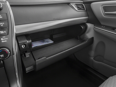 2017 Toyota Camry SE Auto