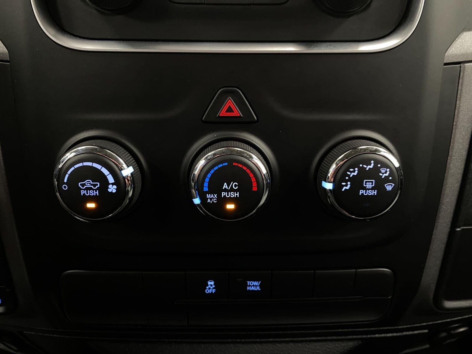 2016 RAM 1500 4WD Quad Cab 140.5 Express
