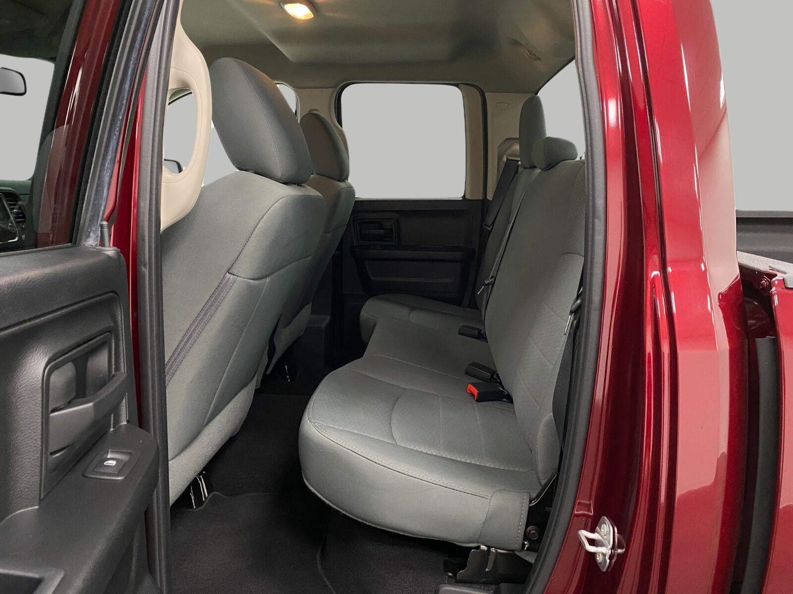 2016 RAM 1500 4WD Quad Cab 140.5 Express