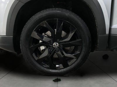 2022 Volkswagen Taos SE 4MOTION
