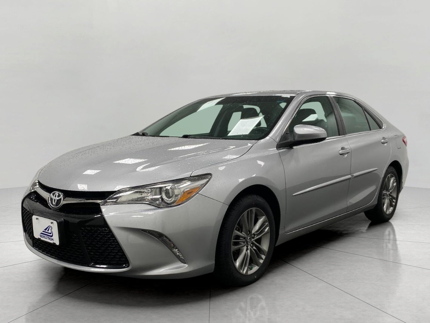 2017 Toyota Camry SE Auto