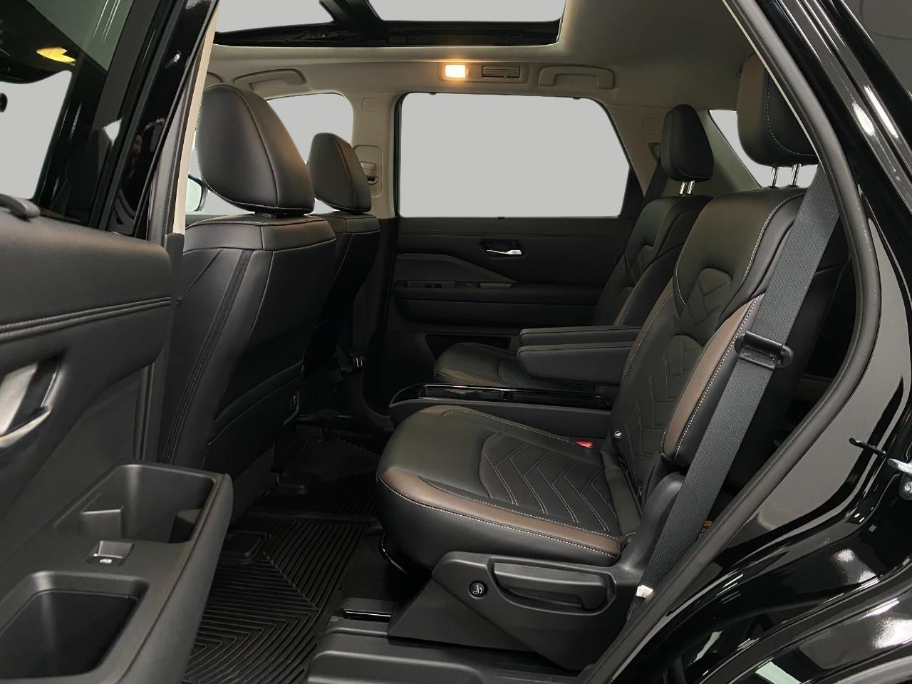 2024 Nissan Pathfinder Platinum 4WD