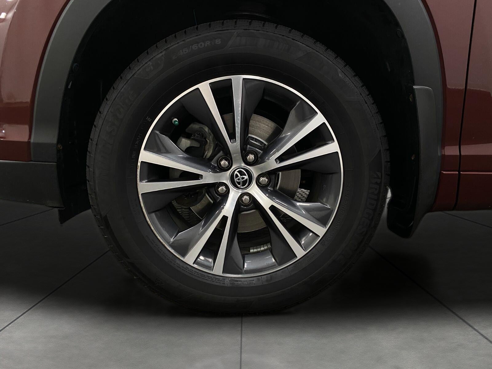 2016 Toyota Highlander AWD 4dr V6 XLE