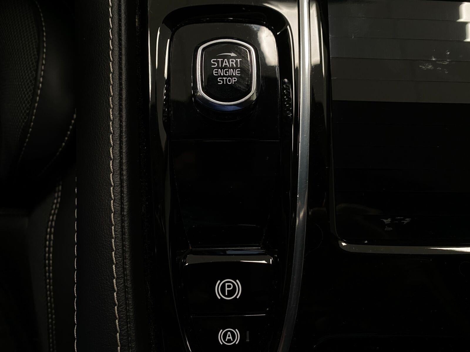 2022 Volvo S60 Recharge Plug-In Hybrid T8 eAWD PHEV Black Edition R-Design Extended Range