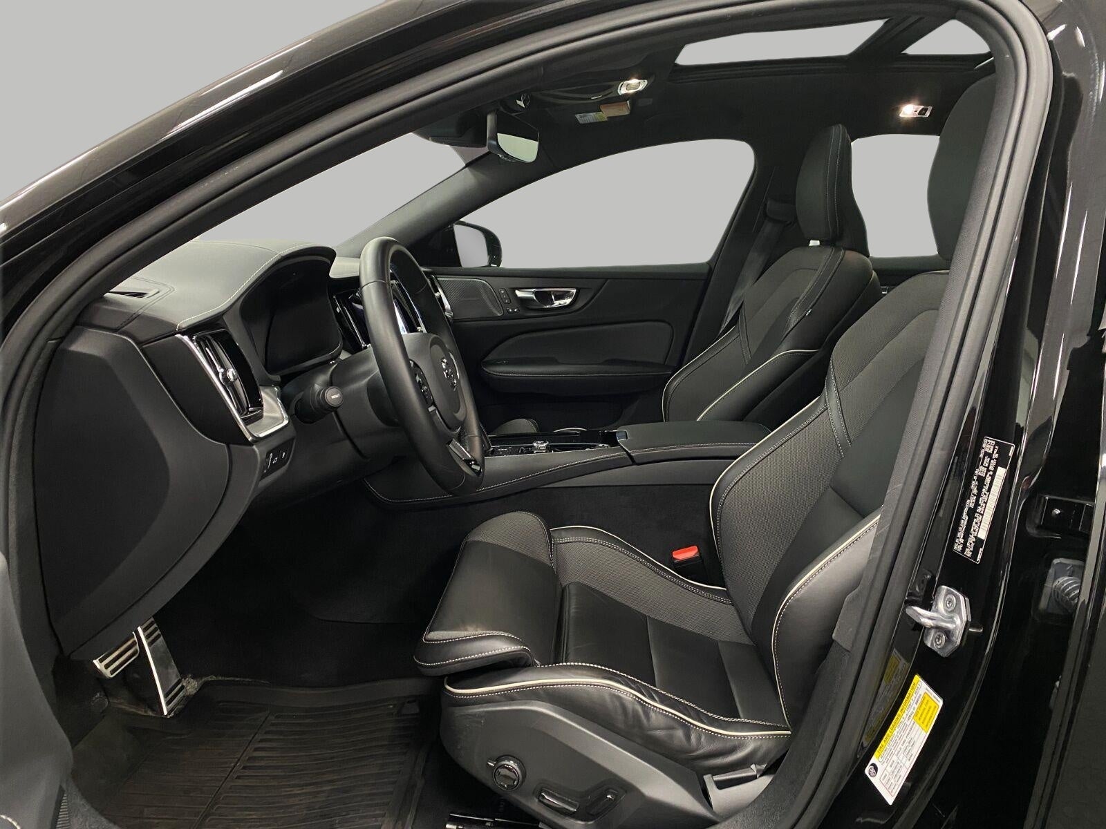 2022 Volvo S60 Recharge Plug-In Hybrid T8 eAWD PHEV Black Edition R-Design Extended Range