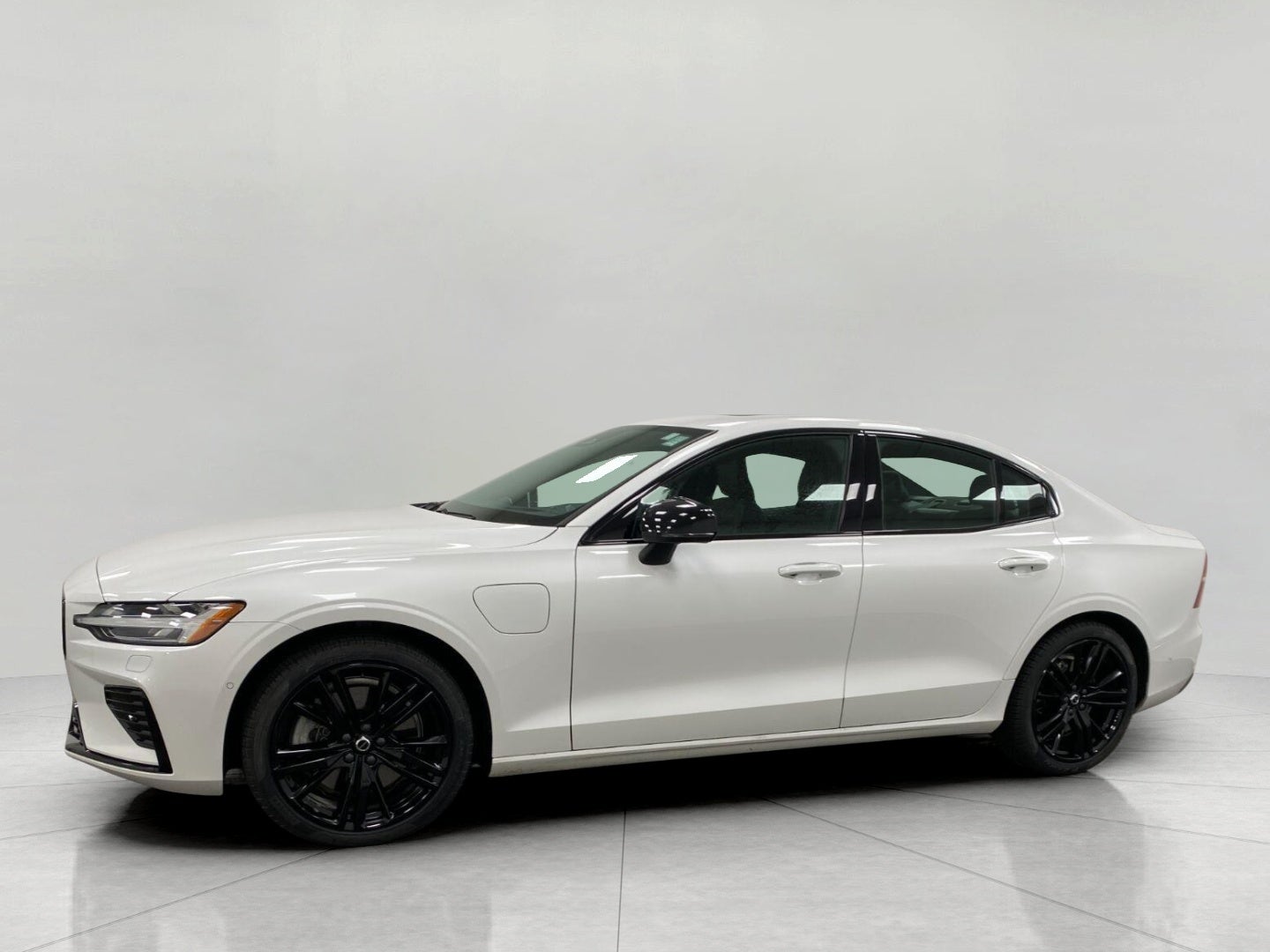 2024 Volvo S60 Recharge Plug-In Hybrid T8 eAWD PHEV Ultimate Black Edition