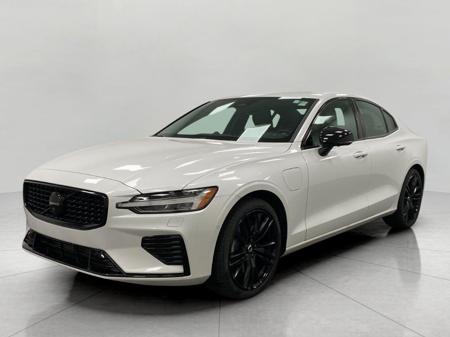 2024 Volvo S60 Recharge Plug-In Hybrid T8 eAWD PHEV Ultimate Black Edition