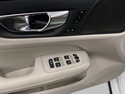 2023 Volvo S60 Recharge Plug-In Hybrid T8 eAWD PHEV Plus Dark Theme