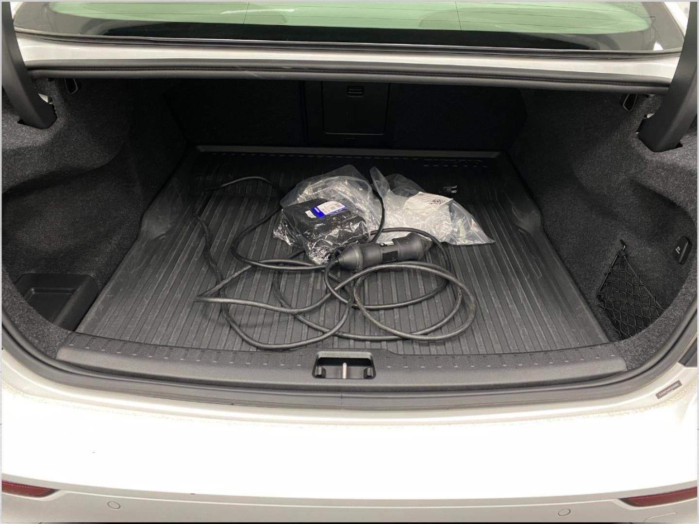 2023 Volvo S60 Recharge Plug-In Hybrid T8 eAWD PHEV Plus Dark Theme