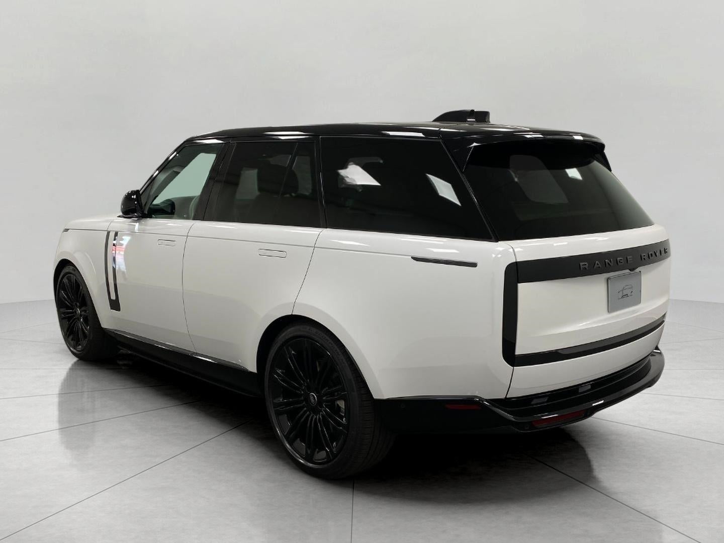 2025 Land Rover Range Rover P530 SE SWB