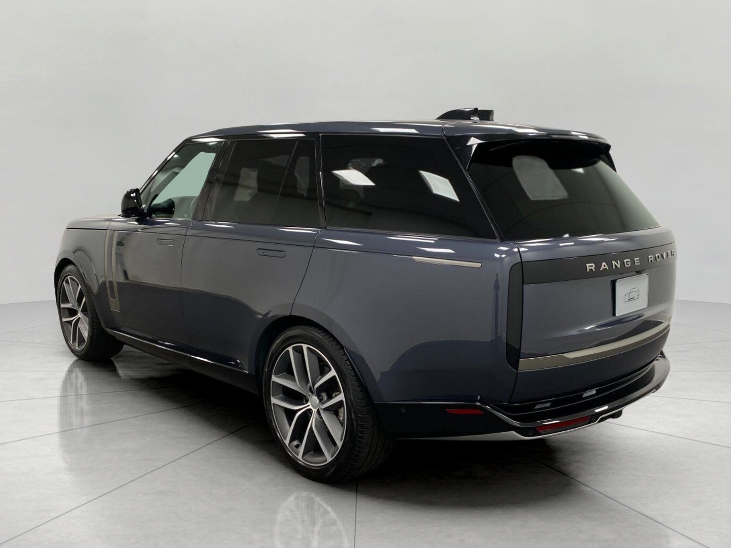 2025 Land Rover Range Rover P400 SE SWB