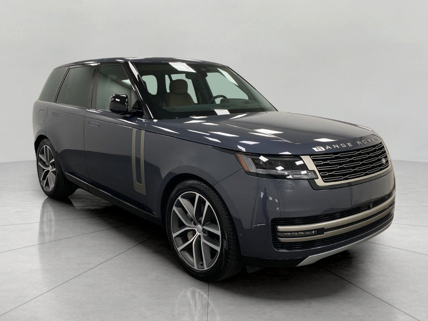 2025 Land Rover Range Rover P400 SE SWB