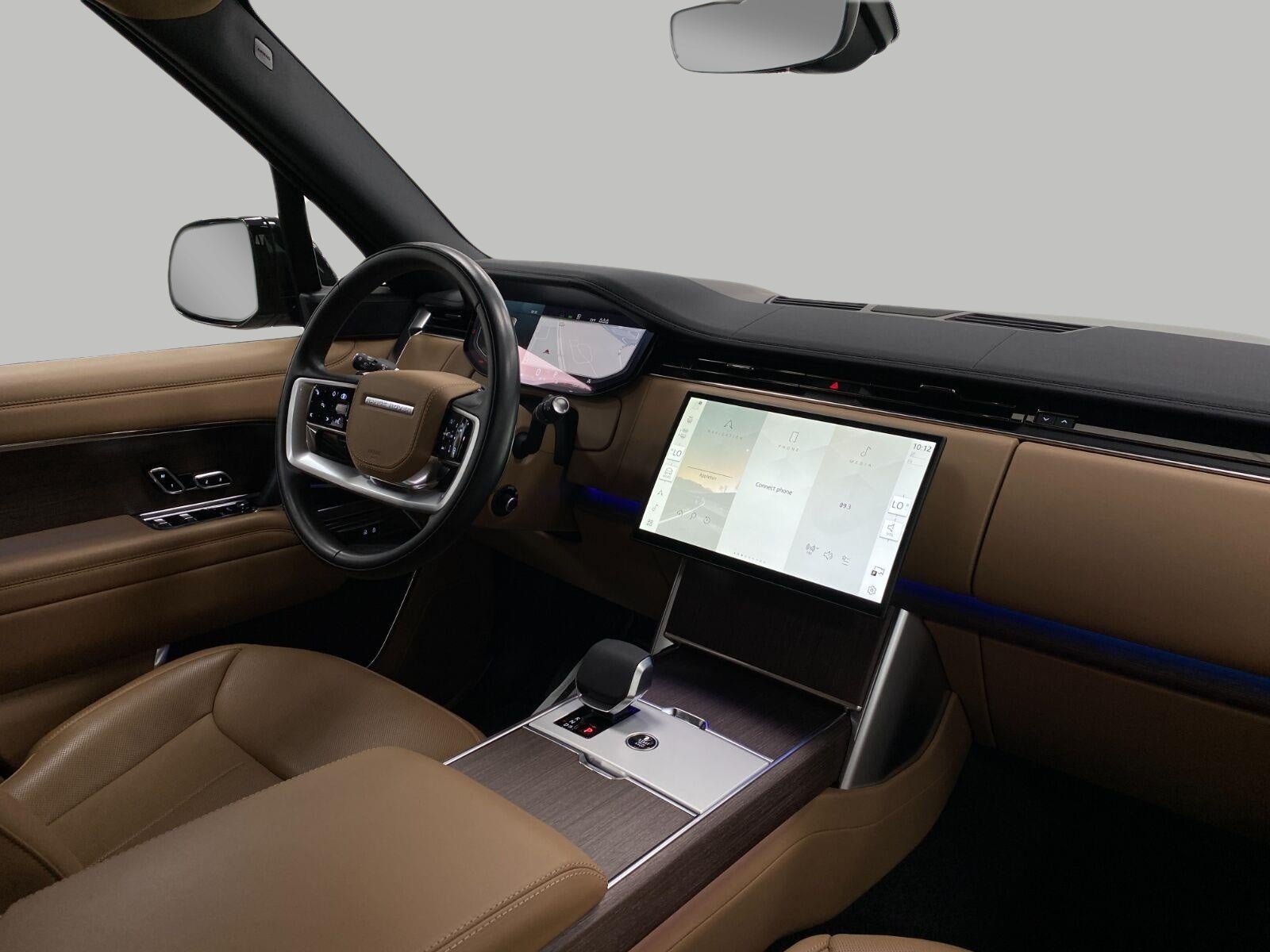 2025 Land Rover Range Rover P400 SE SWB