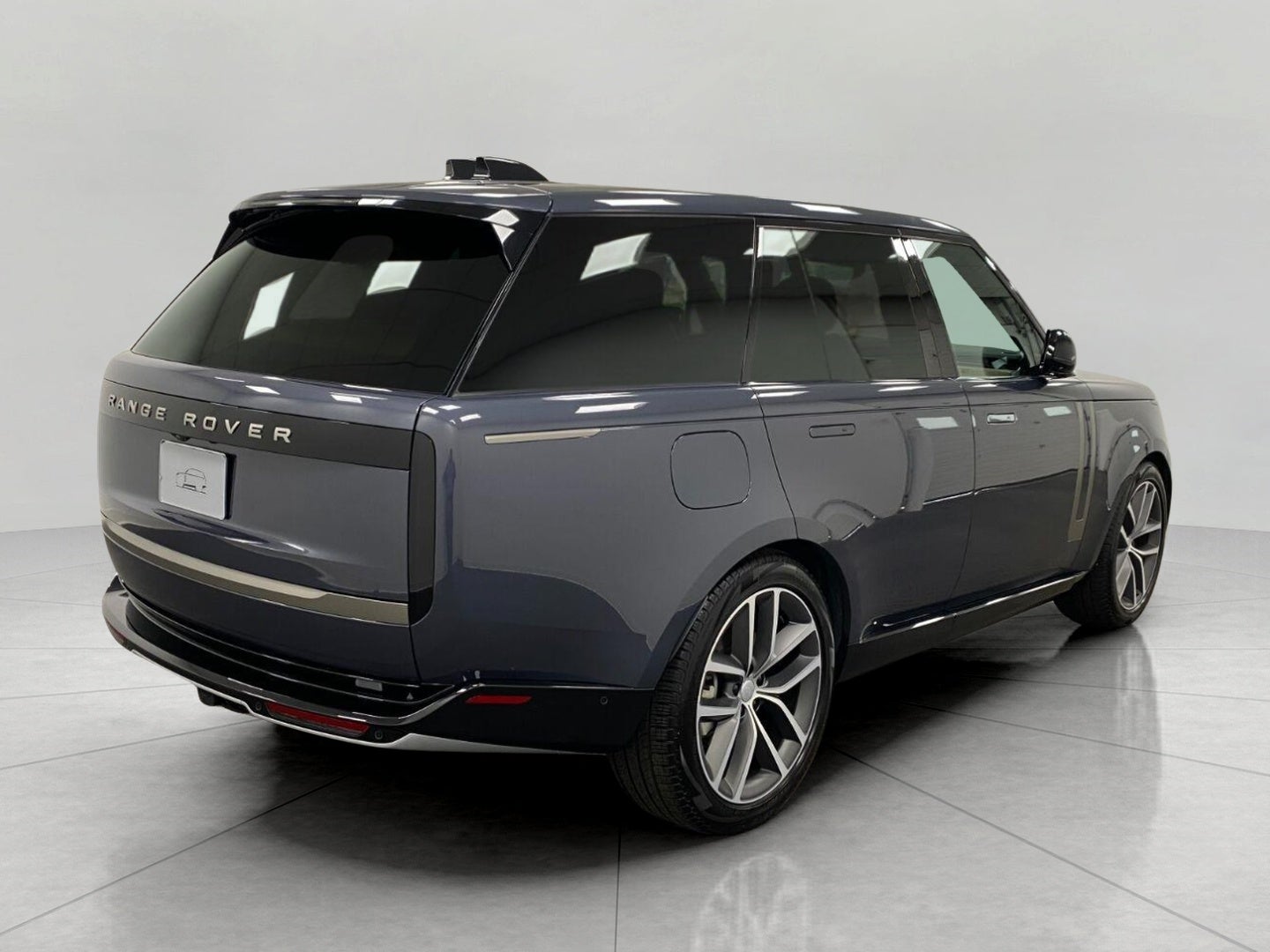 2025 Land Rover Range Rover P400 SE SWB