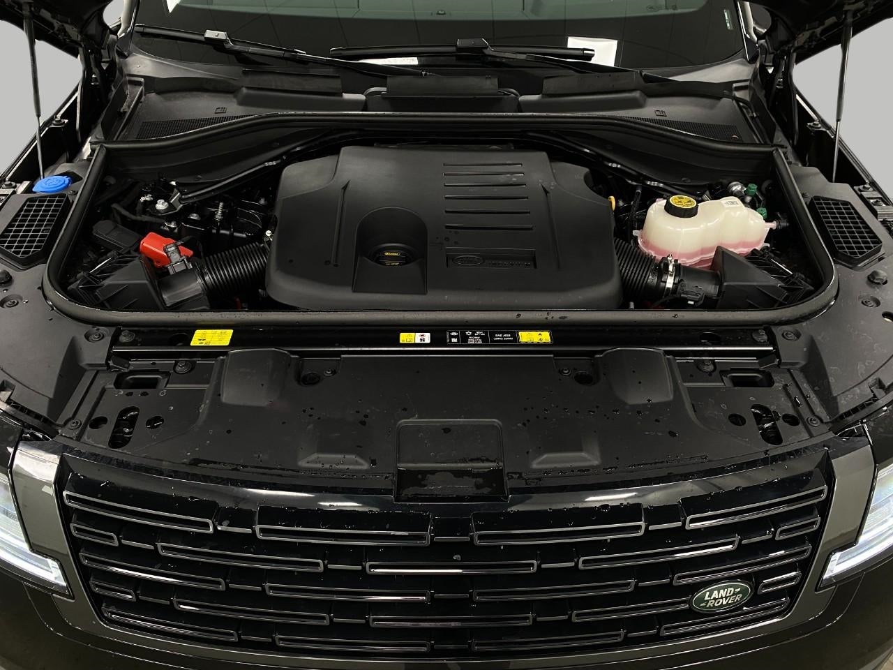 2025 Land Rover Range Rover P400 SE SWB