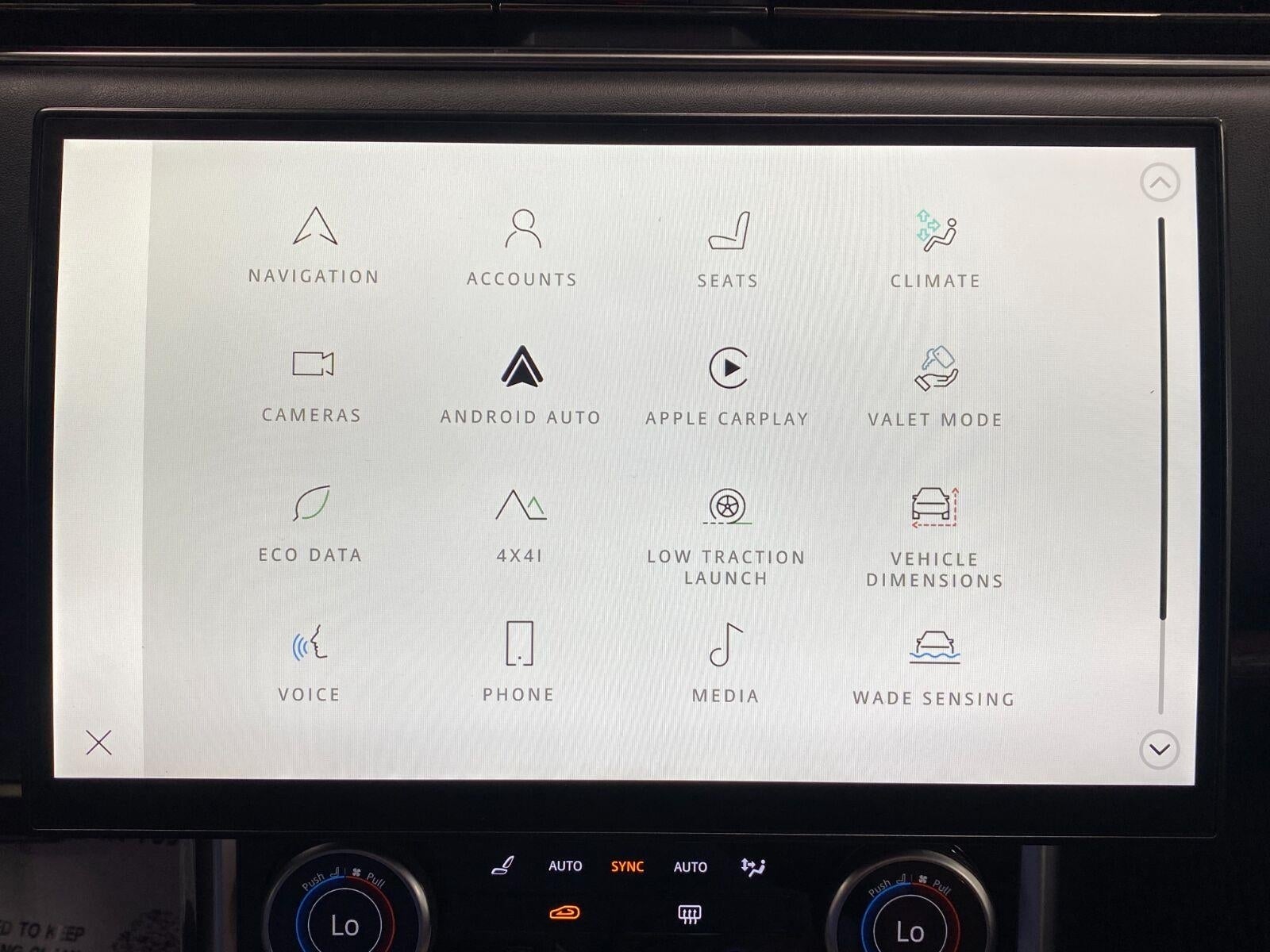 2022 Land Rover Range Rover P400 SE LWB 7 Seat