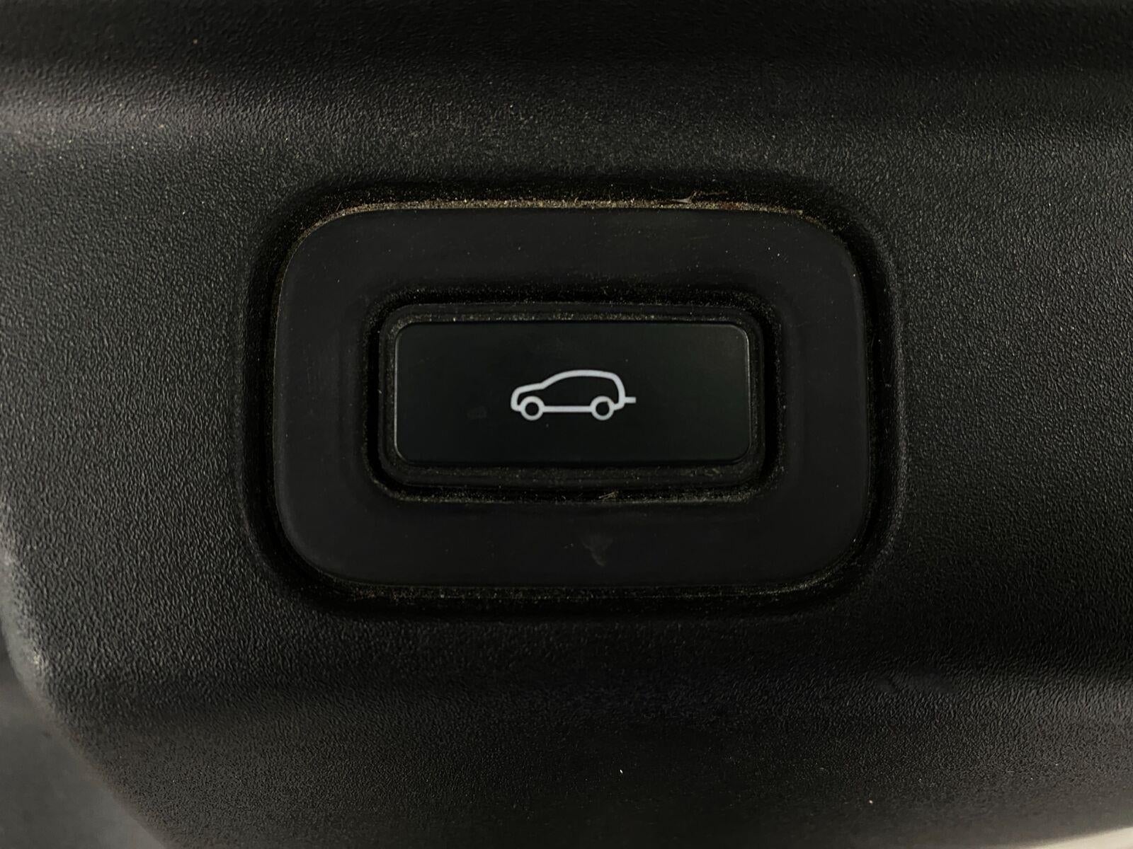 2022 Land Rover Range Rover P400 SE LWB 7 Seat