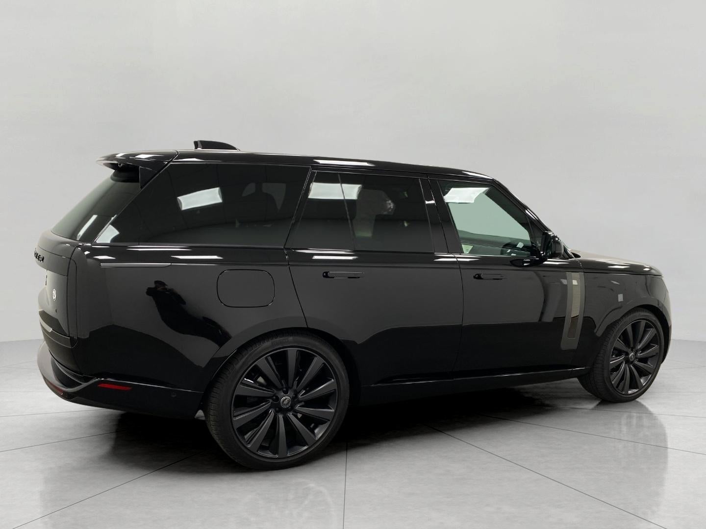 2024 Land Rover Range Rover P615 SV SWB