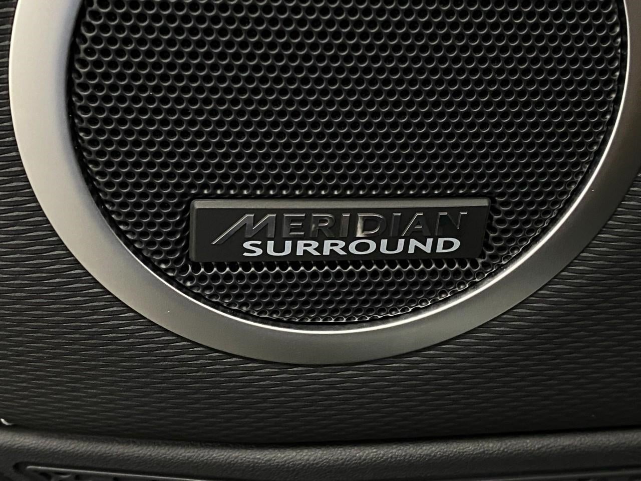 2025 Land Rover Discovery P360 Dynamic SE