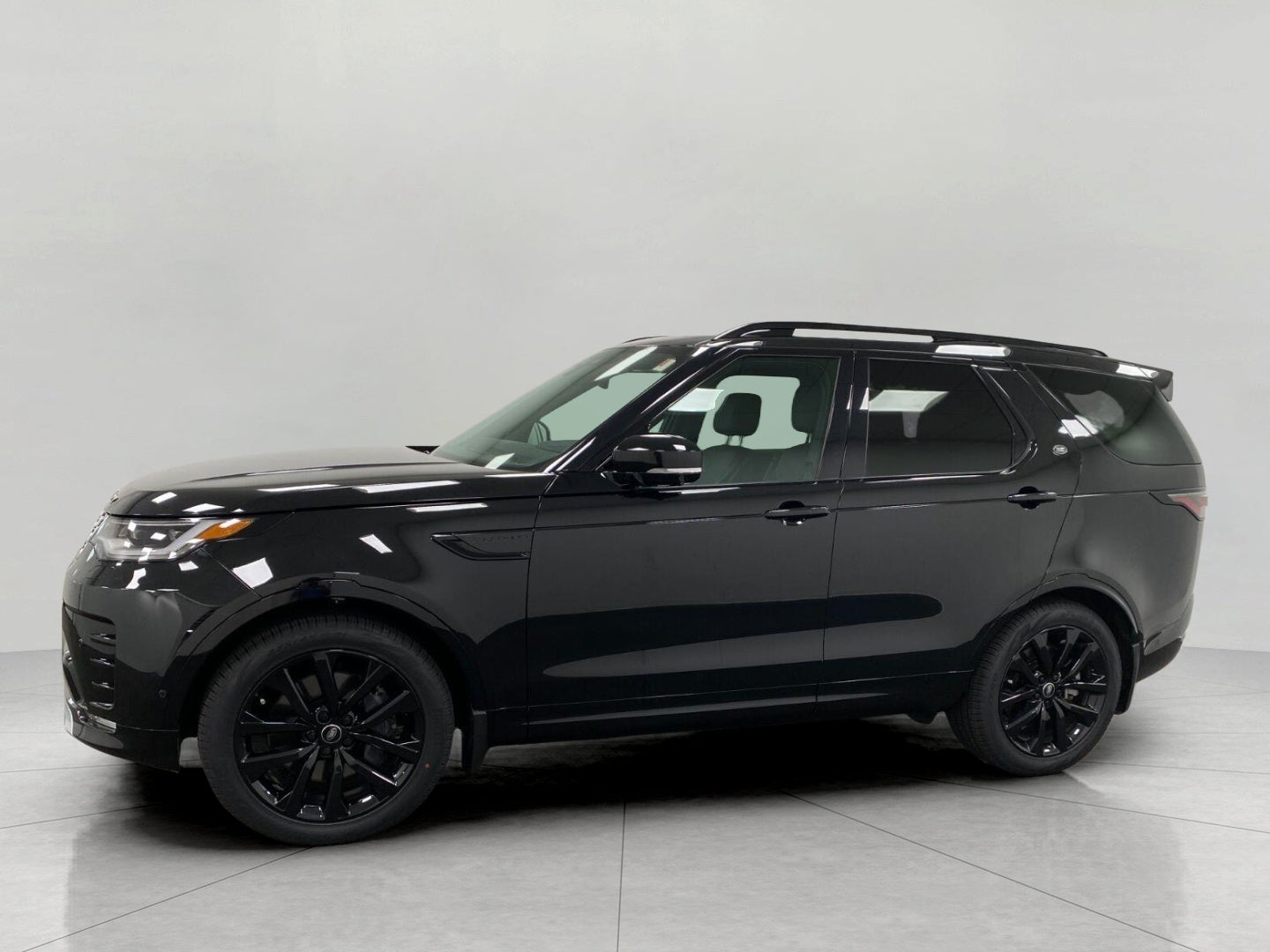 2026 Land Rover Discovery Tempest Edition AWD