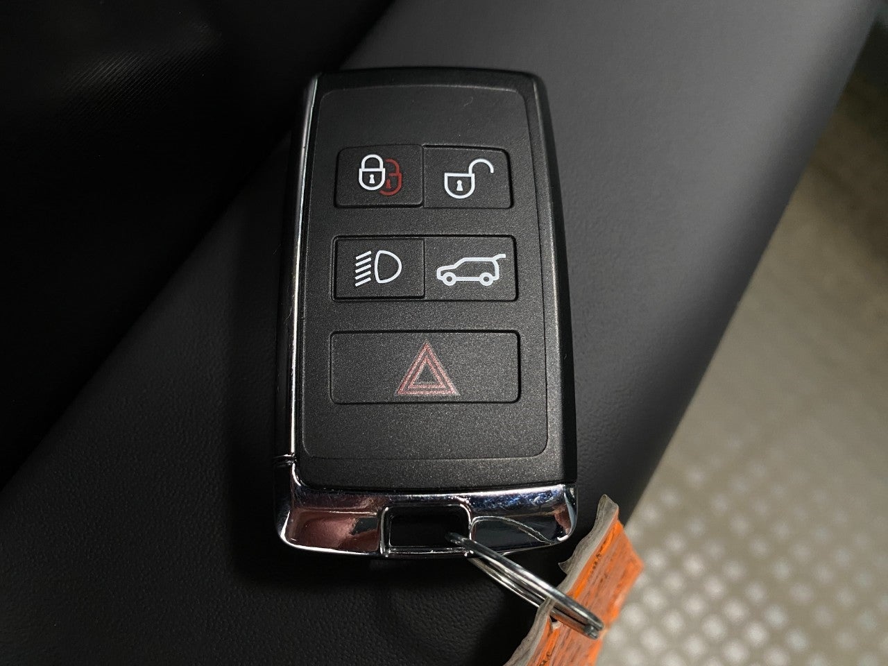 2026 Land Rover Range Rover Velar P400 Autobiography