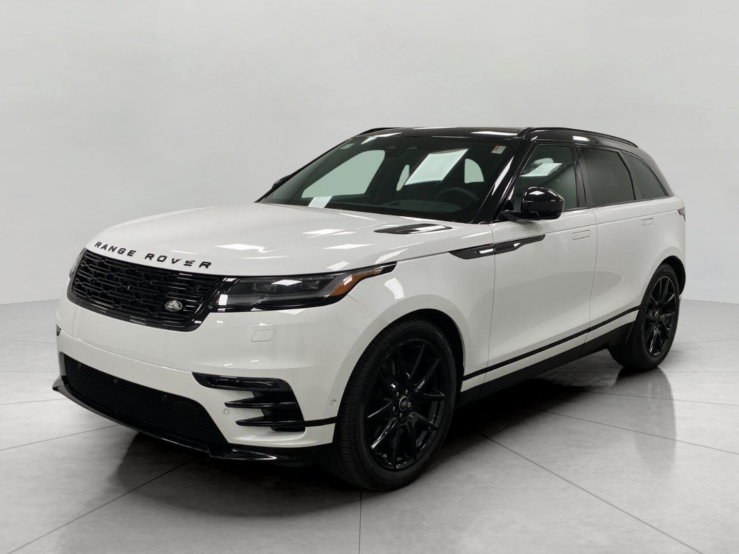 2026 Land Rover Range Rover Velar P250 Dynamic SE
