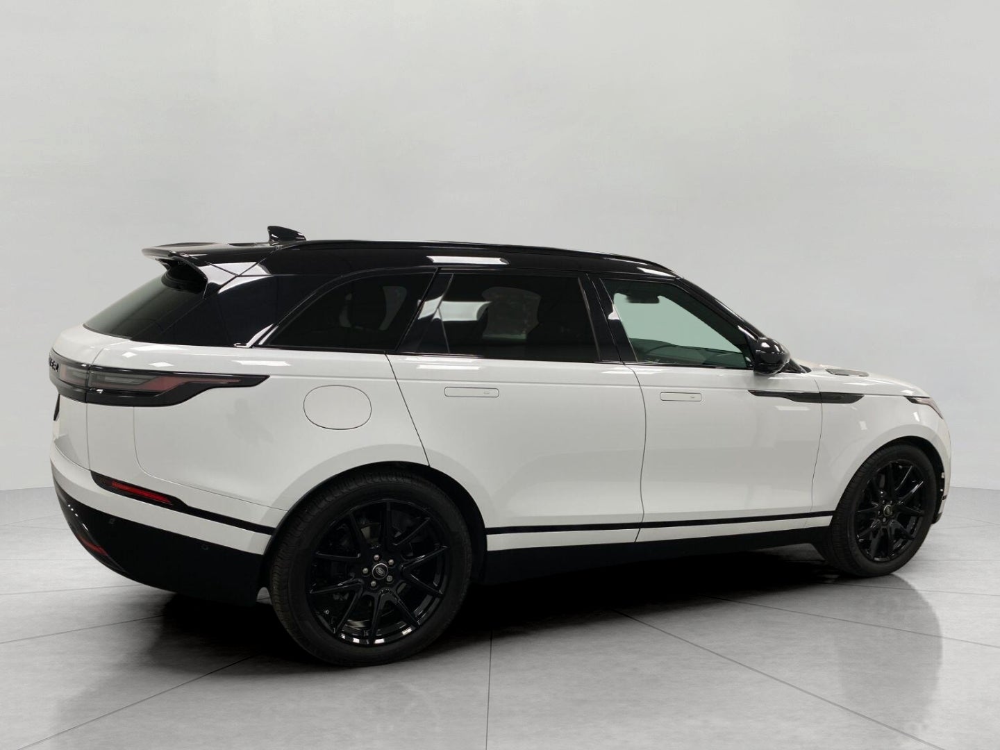 2026 Land Rover Range Rover Velar P250 Dynamic SE
