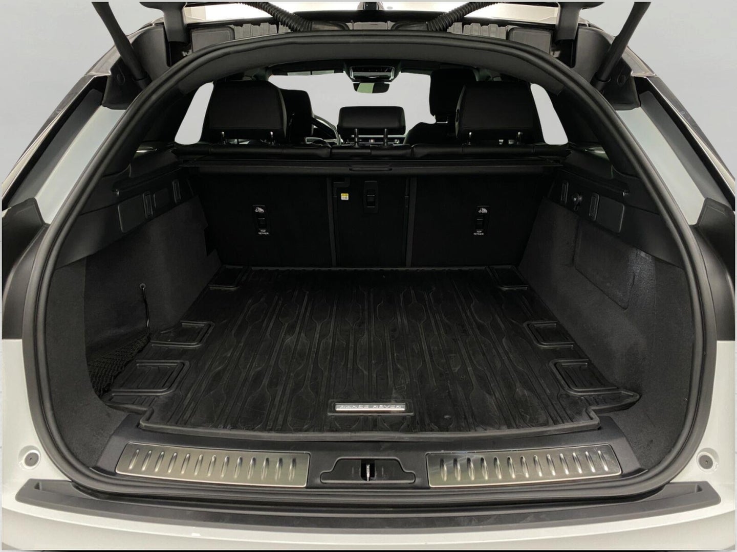 2026 Land Rover Range Rover Velar P250 Dynamic SE