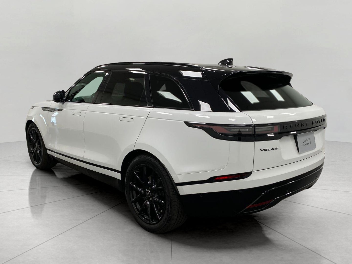 2026 Land Rover Range Rover Velar P250 Dynamic SE