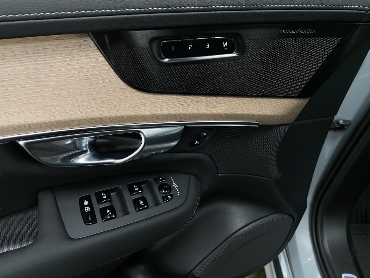 2026 Volvo XC90 B6 AWD Plus 7-Seater