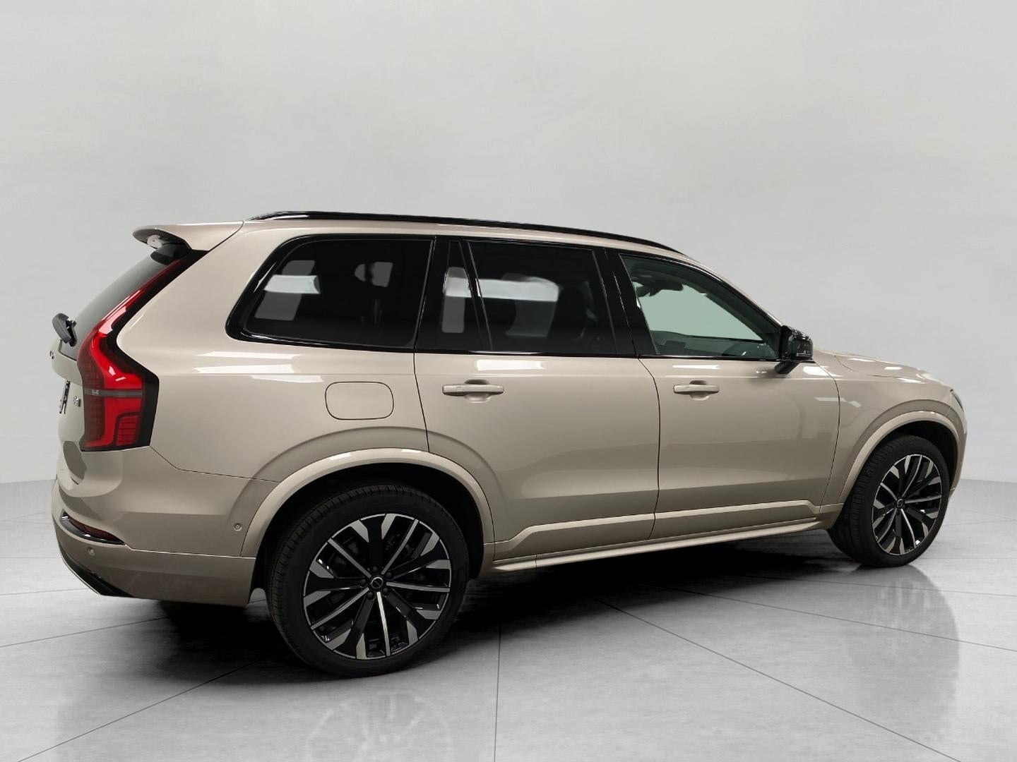 2026 Volvo XC90 B6 AWD Ultra Dark Theme 7-Seater