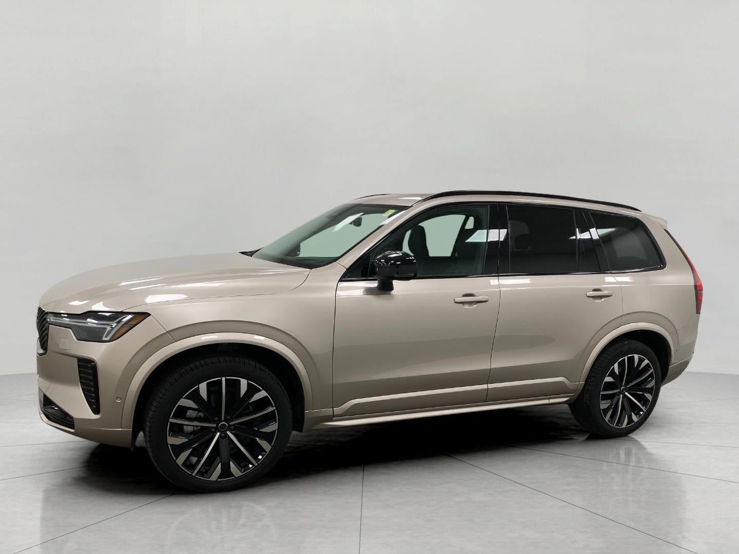 2026 Volvo XC90 B6 AWD Ultra Dark Theme 7-Seater