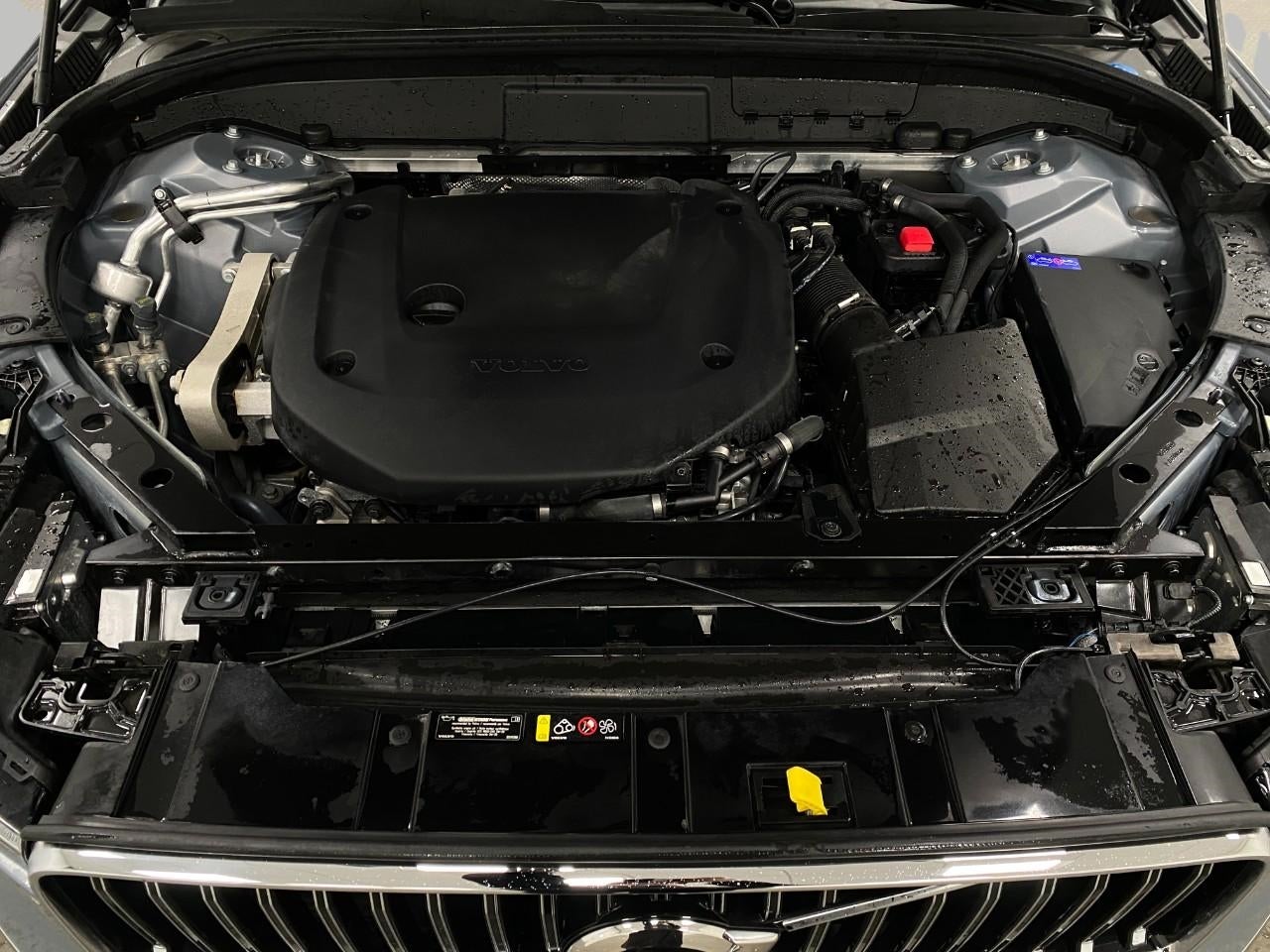 2023 Volvo XC60 B6 AWD Ultimate Bright Theme