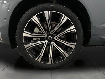 2023 Volvo XC60 B6 AWD Ultimate Bright Theme