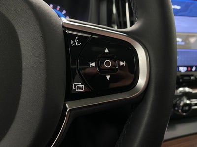 2023 Volvo XC60 B6 AWD Ultimate Bright Theme