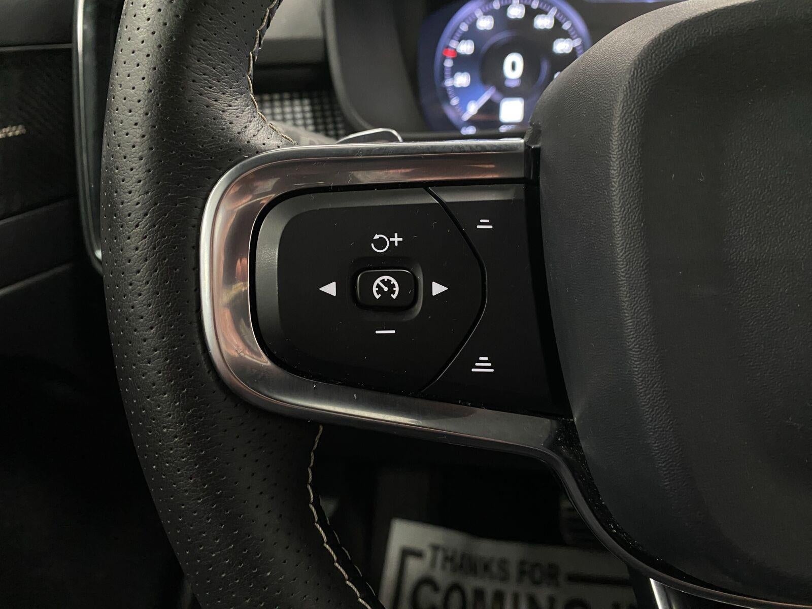 2020 Volvo XC40 T5 AWD R-Design