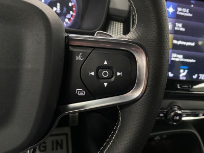 2020 Volvo XC40 T5 AWD R-Design