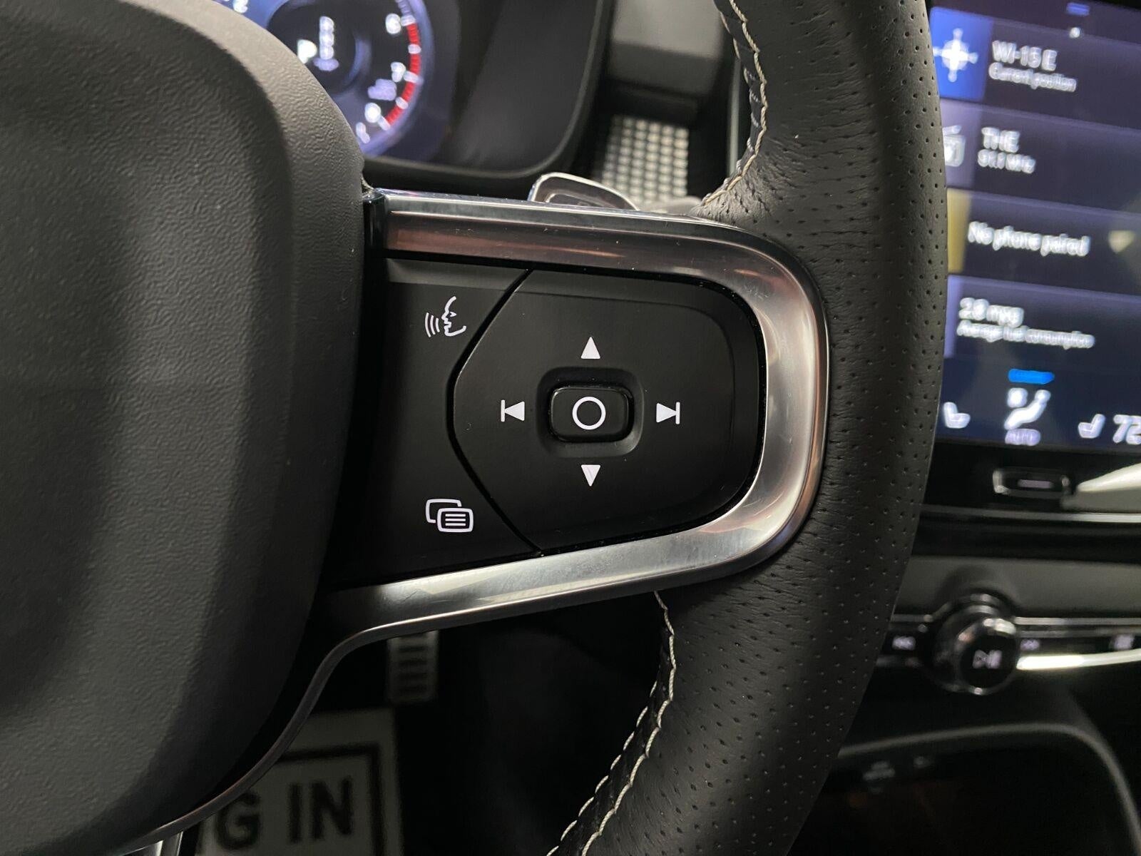 2020 Volvo XC40 T5 AWD R-Design