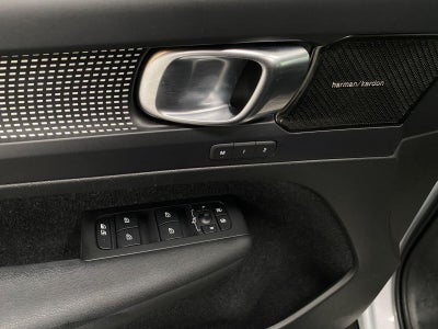 2020 Volvo XC40 T5 AWD R-Design
