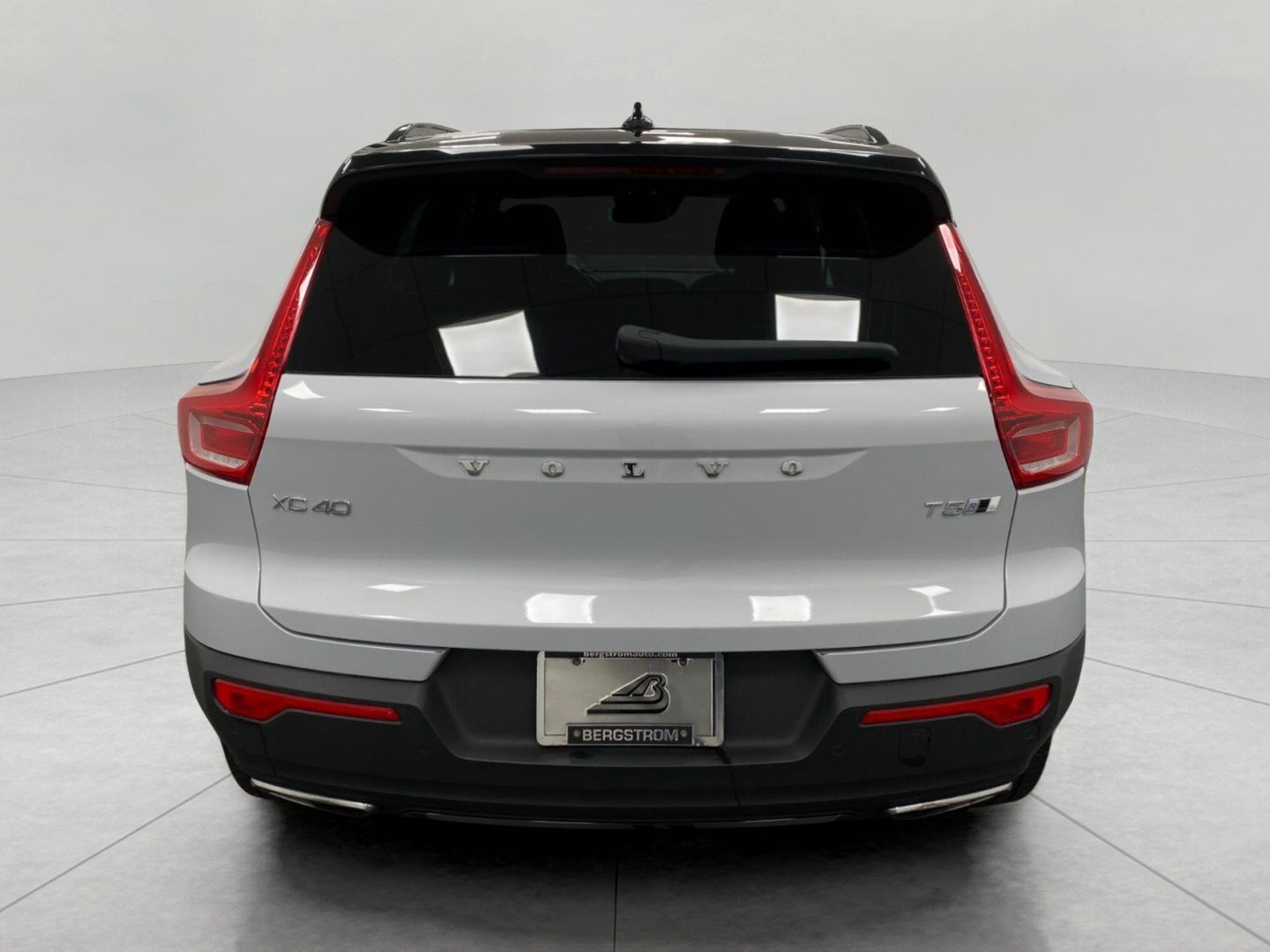 2020 Volvo XC40 T5 AWD R-Design