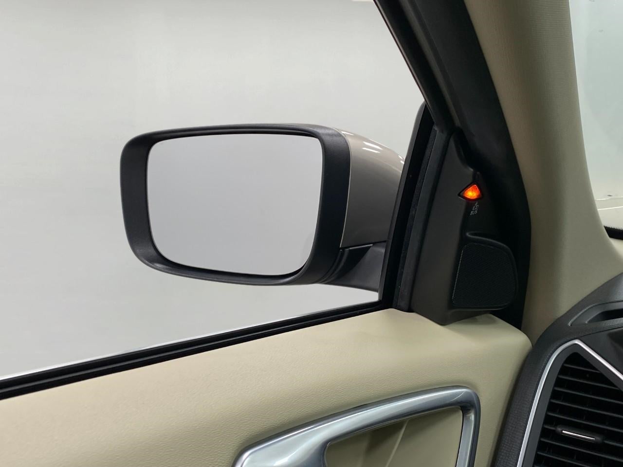 2015 Volvo XC60 SPORT UTILITY