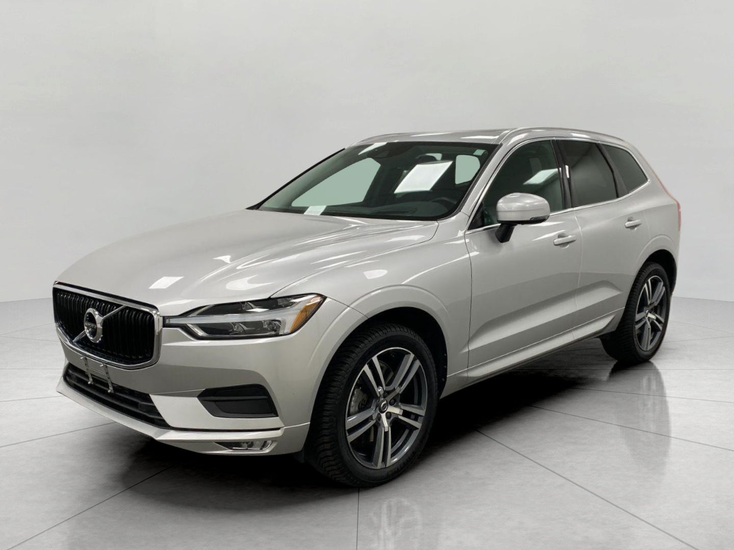 2021 Volvo XC60 T6 AWD Momentum