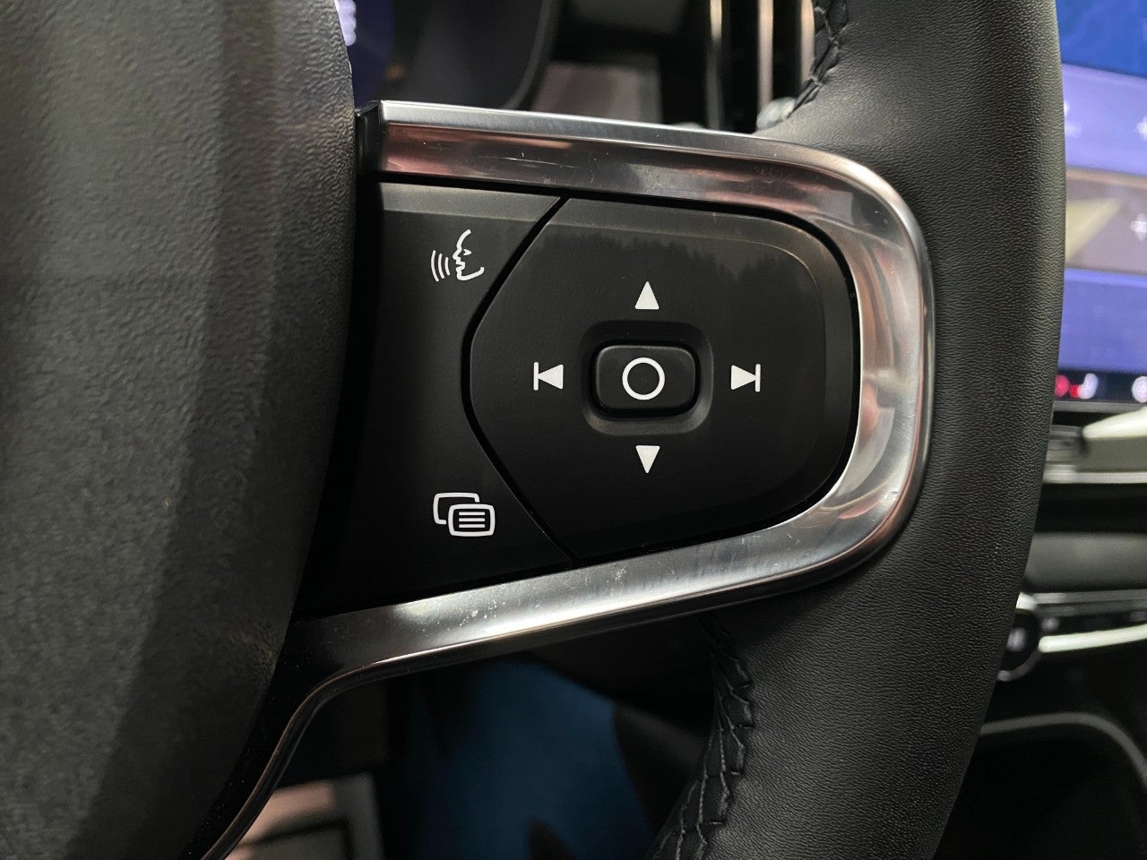 2023 Volvo XC40 Recharge Pure Electric Twin eAWD Ultimate