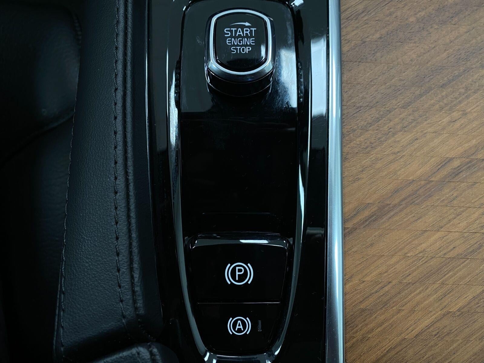 2023 Volvo XC90 Recharge Plug-In Hybrid T8 eAWD PHEV Plus Bright Theme 7P