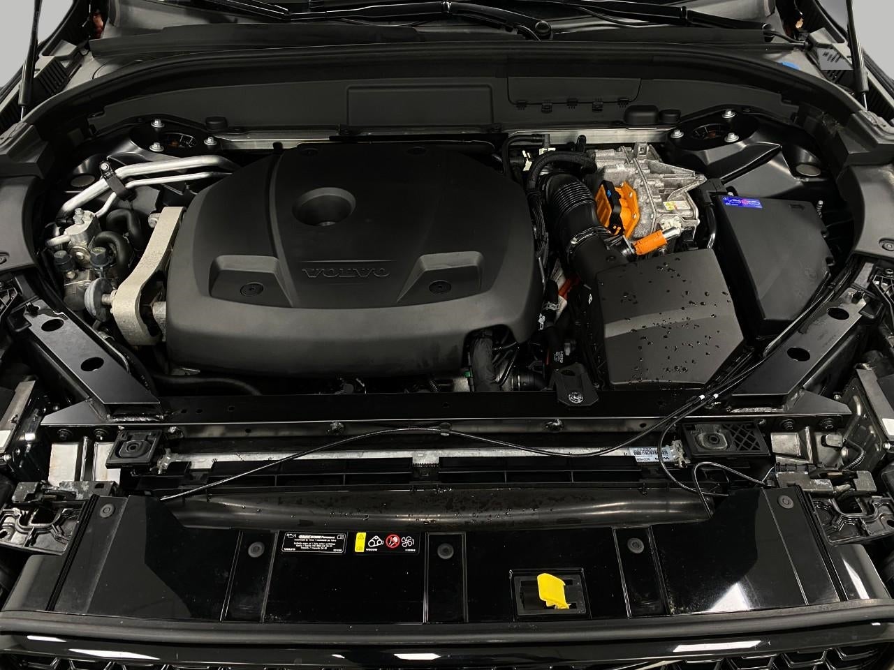 2024 Volvo XC60 Recharge Plug-In Hybrid T8 eAWD PHEV Core Dark Theme