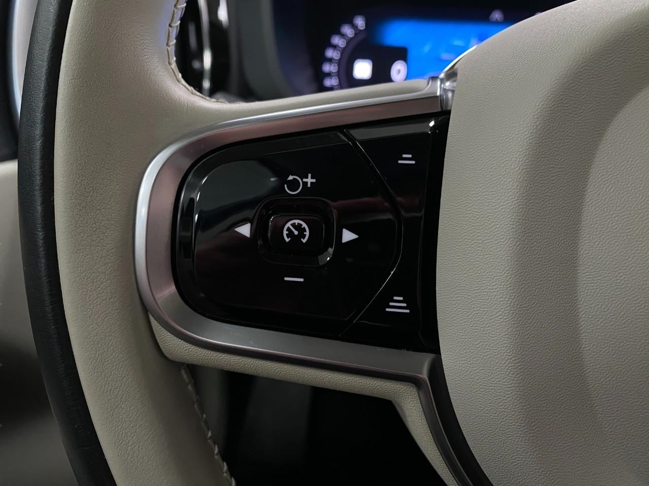 2024 Volvo XC60 Recharge Plug-In Hybrid T8 eAWD PHEV Core Dark Theme