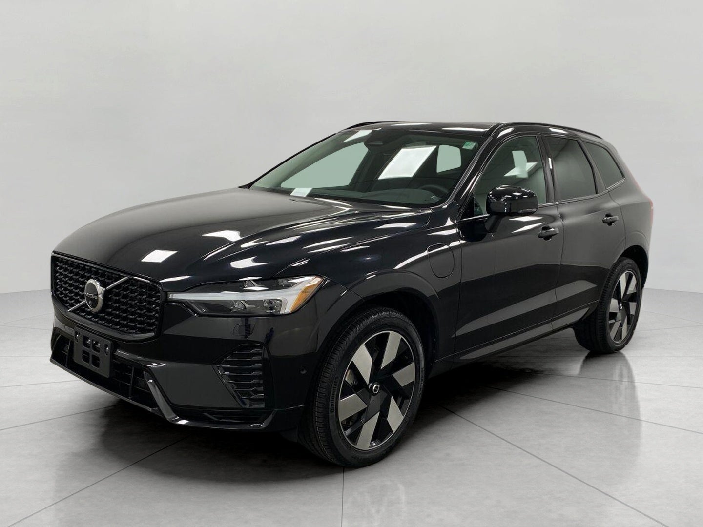 2024 Volvo XC60 Recharge Plug-In Hybrid T8 eAWD PHEV Plus Dark Theme