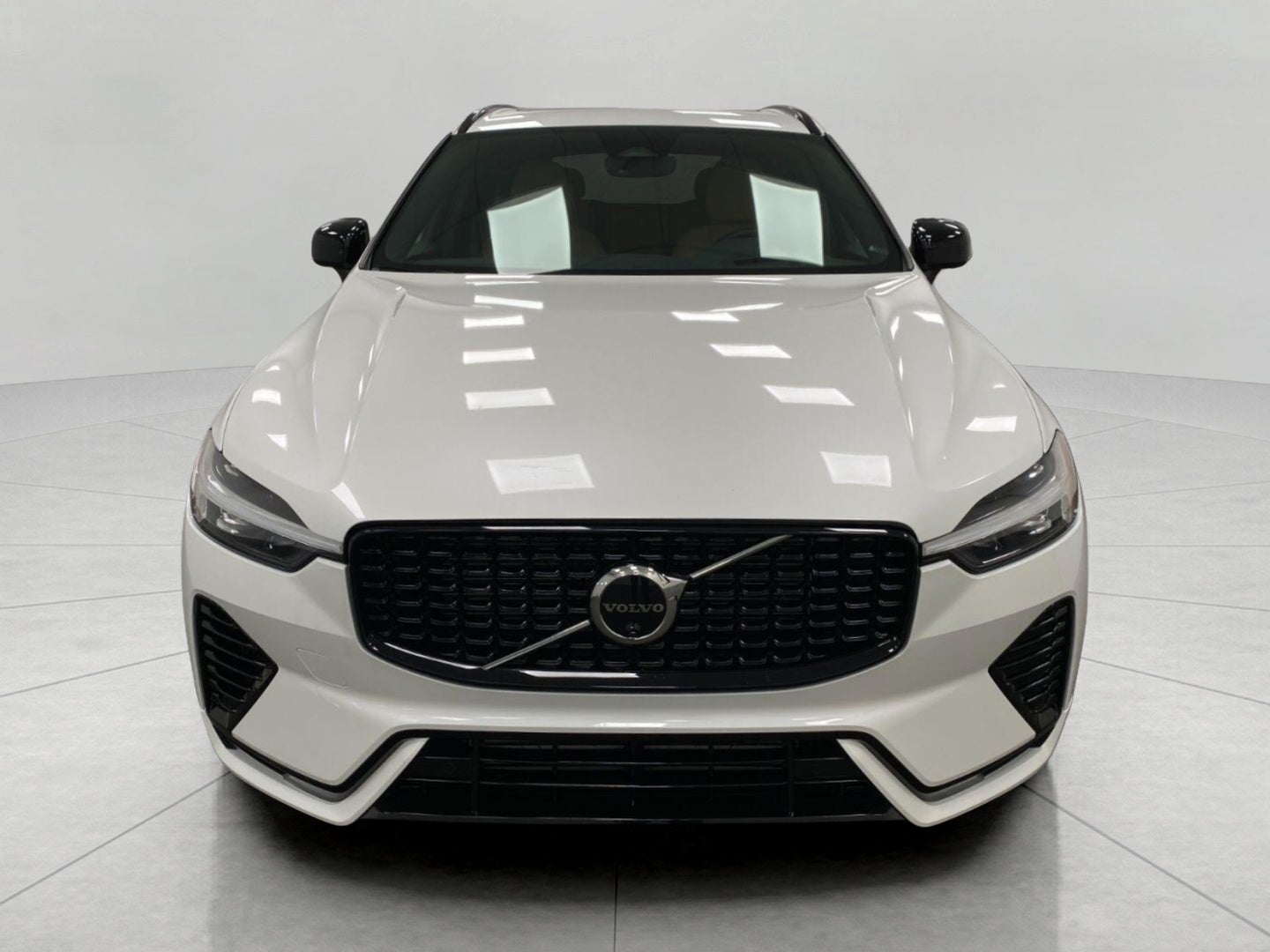 2024 Volvo XC60 Recharge Plug-In Hybrid T8 eAWD PHEV Ultimate Dark Theme