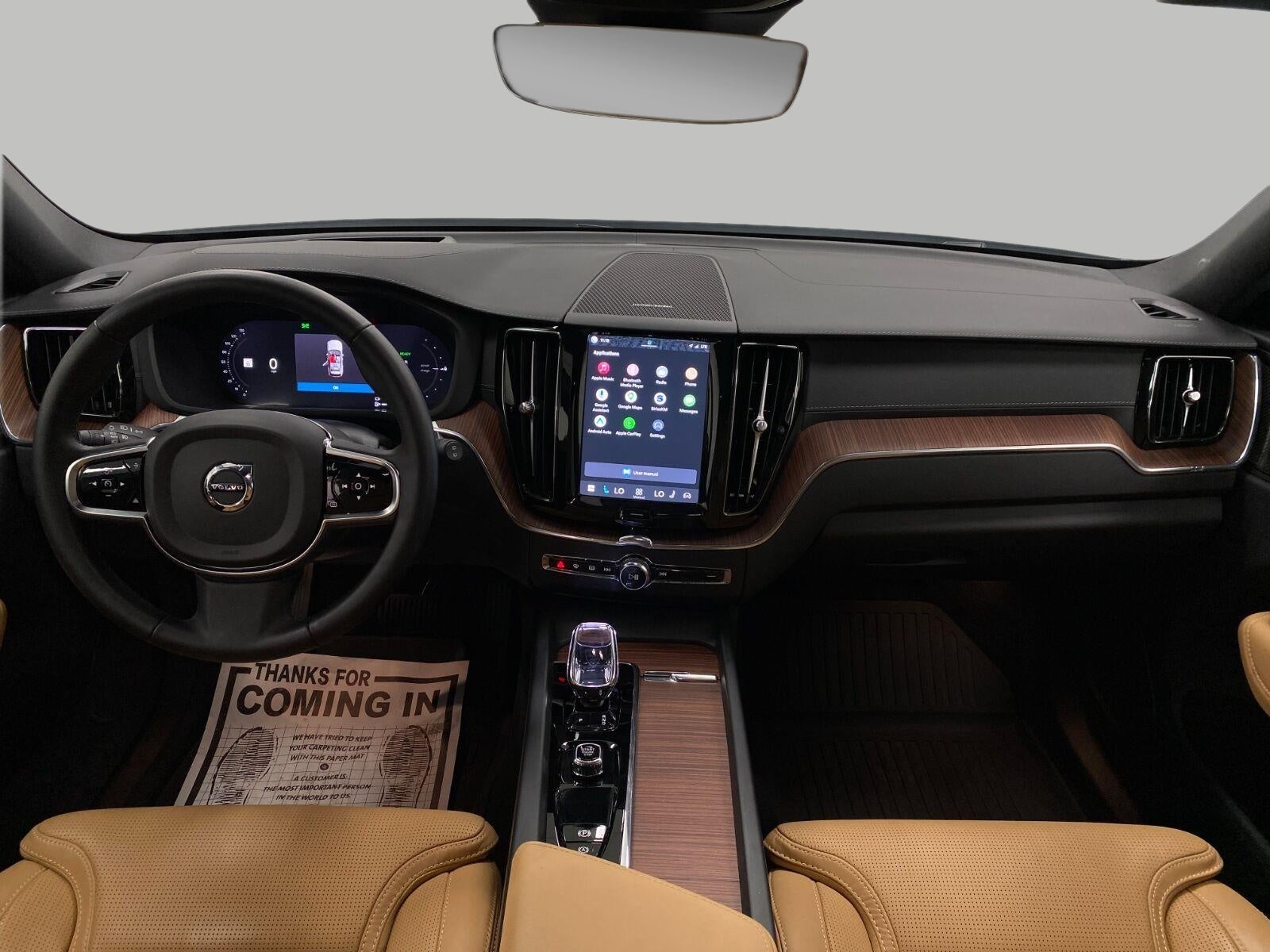 2024 Volvo XC60 Recharge Plug-In Hybrid T8 eAWD PHEV Ultimate Dark Theme
