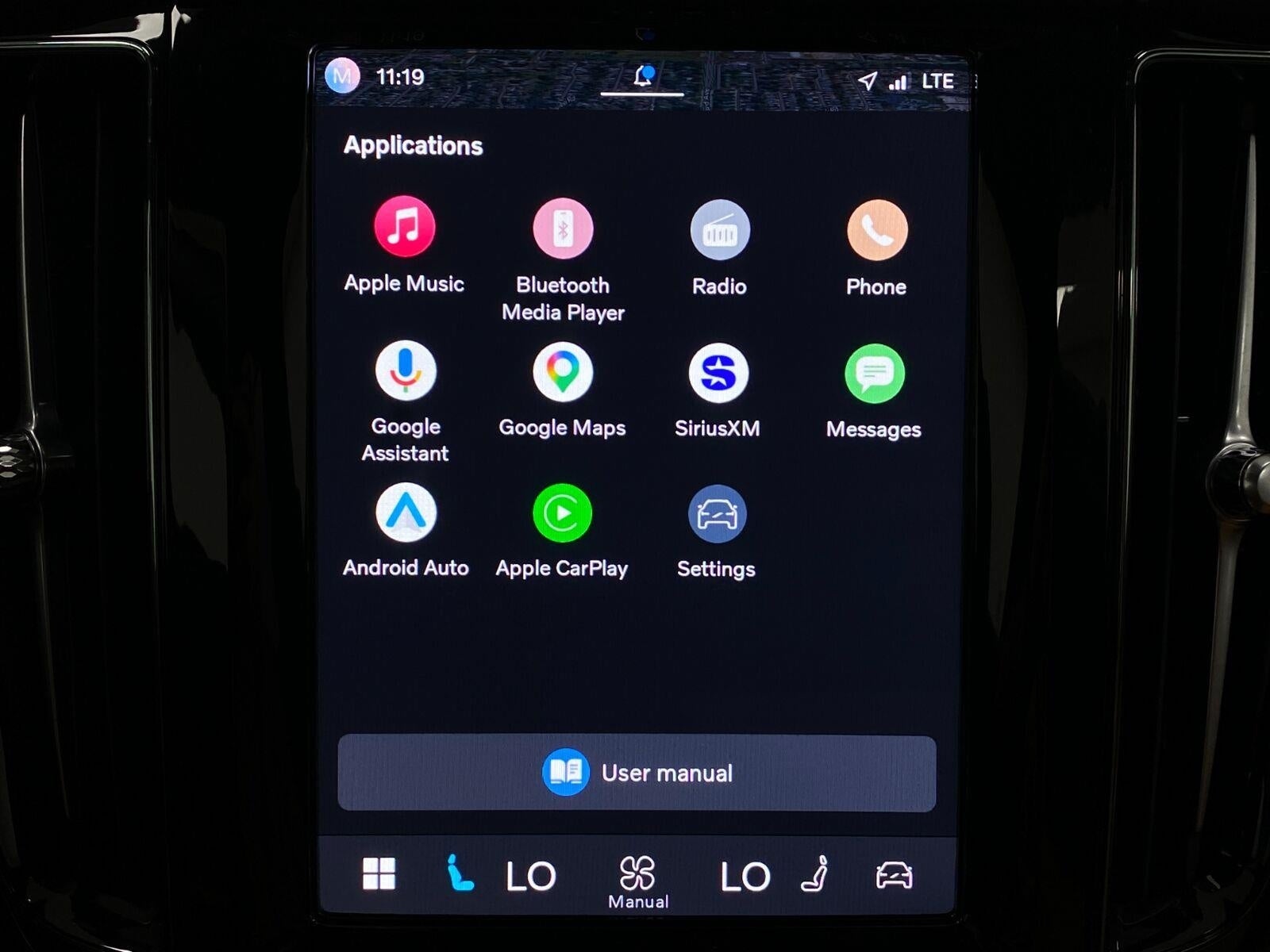 2024 Volvo XC60 Recharge Plug-In Hybrid T8 eAWD PHEV Ultimate Dark Theme